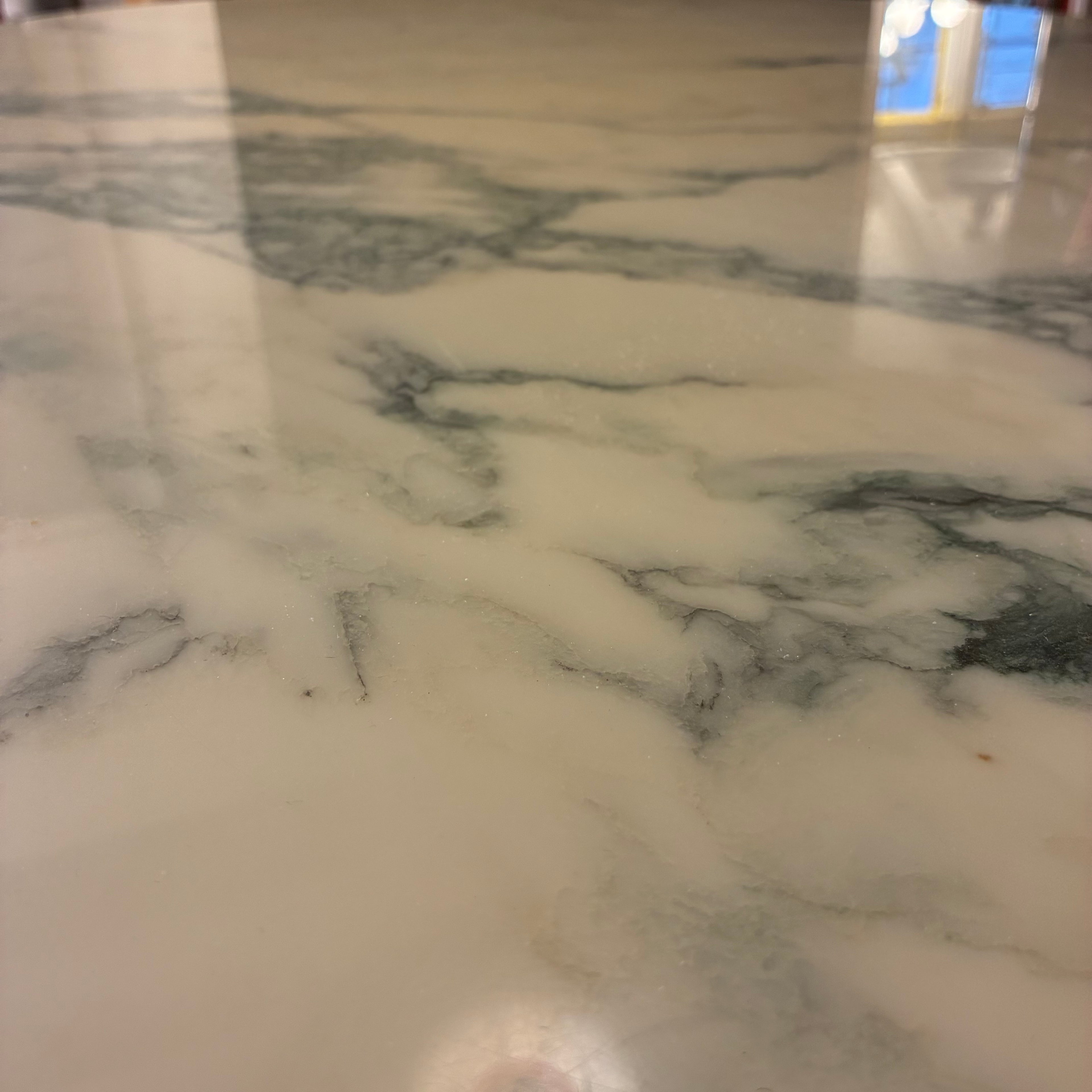 Table ovale marbre