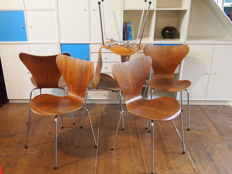Chaise Arne Jacobsen modèle Série 7